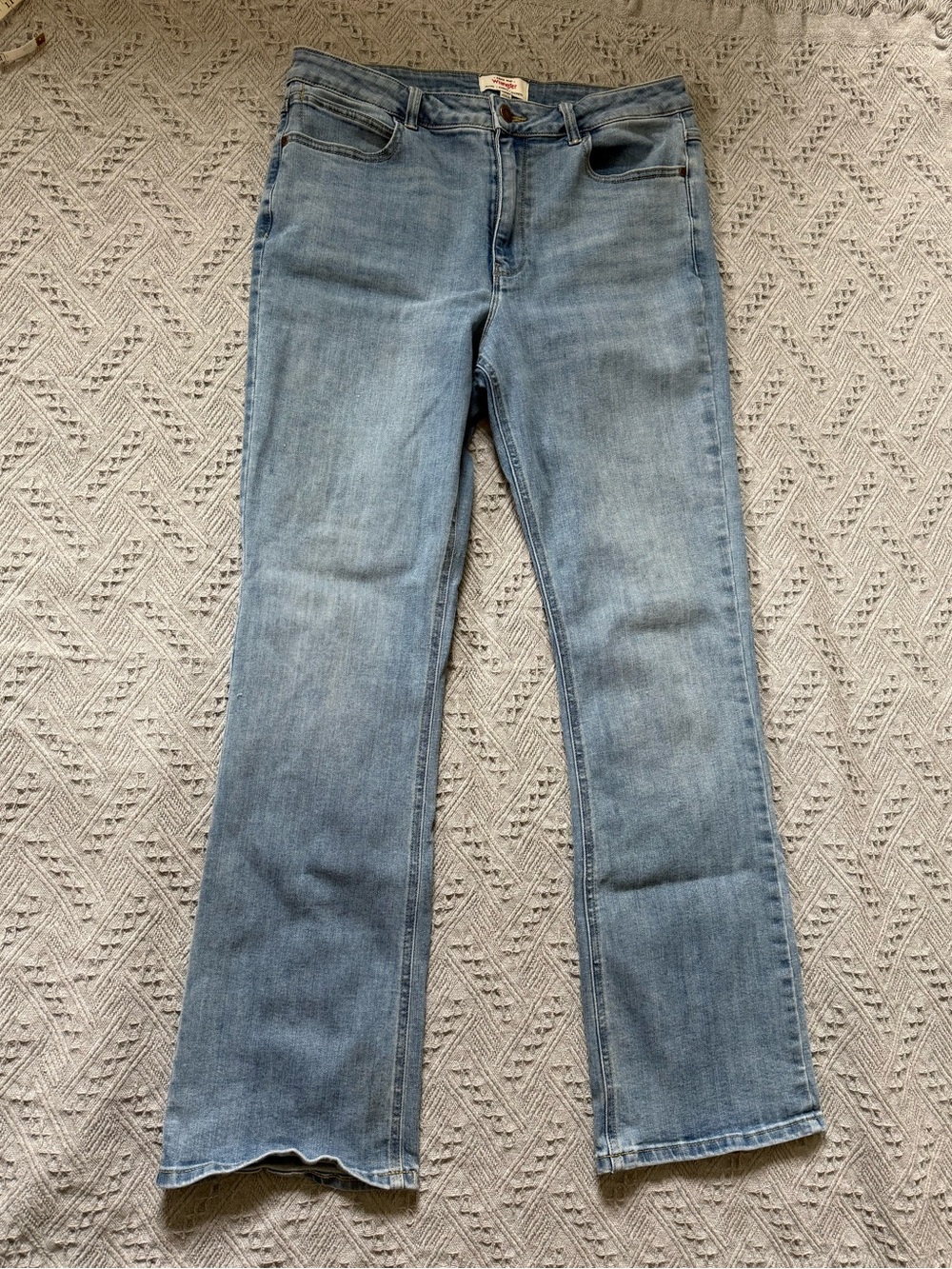 Wrangler Light Wash Bootcut Jeans | Size 12/31 | Mid Rise Stretch Denim